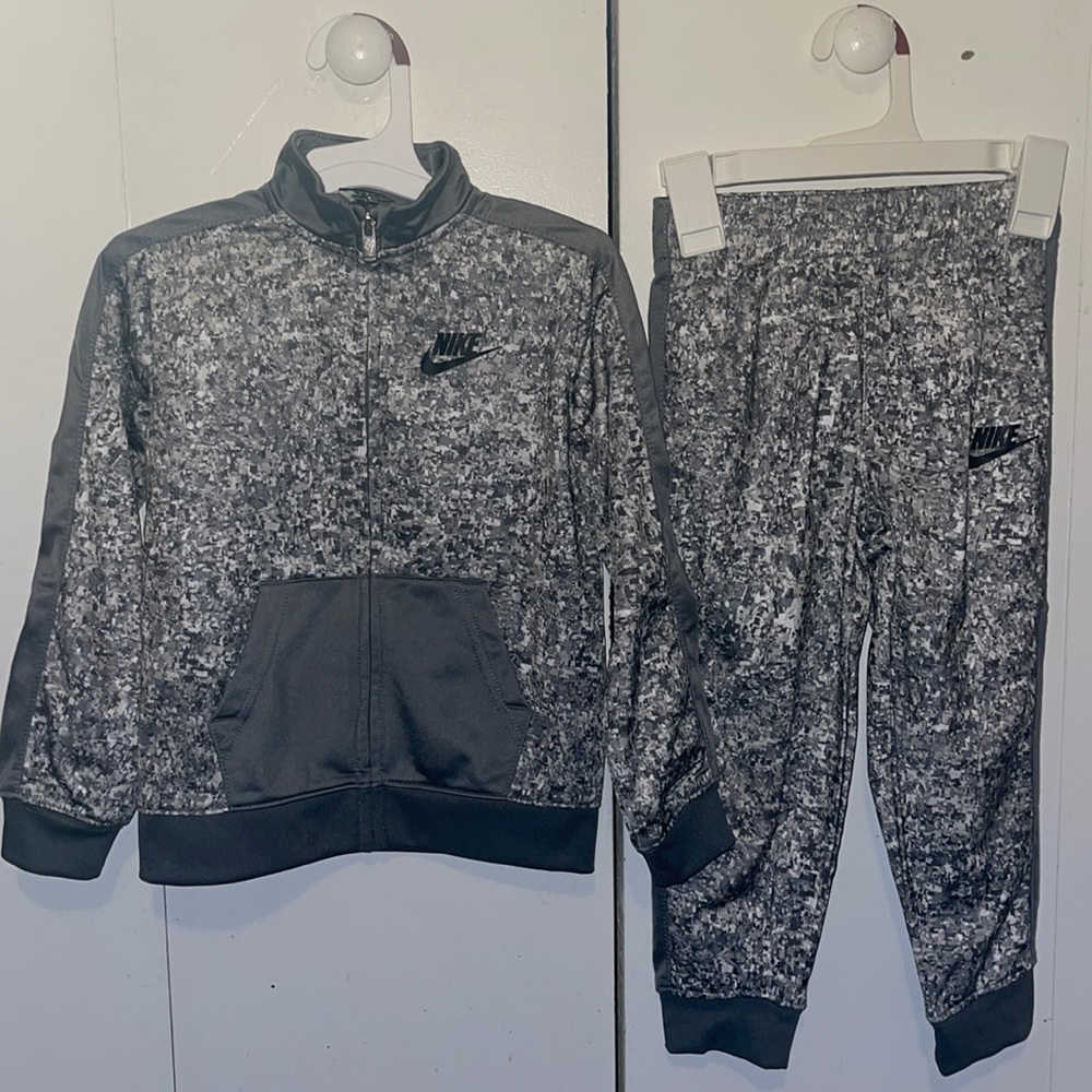 Toddler boy 4T Nike track suit matching set